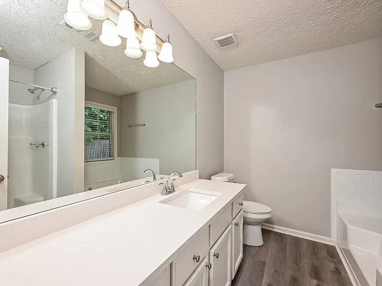 85 Paris Dr — Photo 10