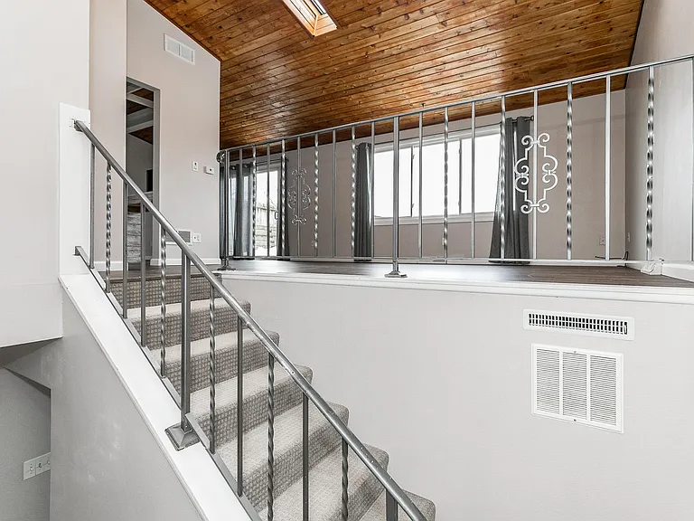 130 Harbet Ave NW — Photo 4