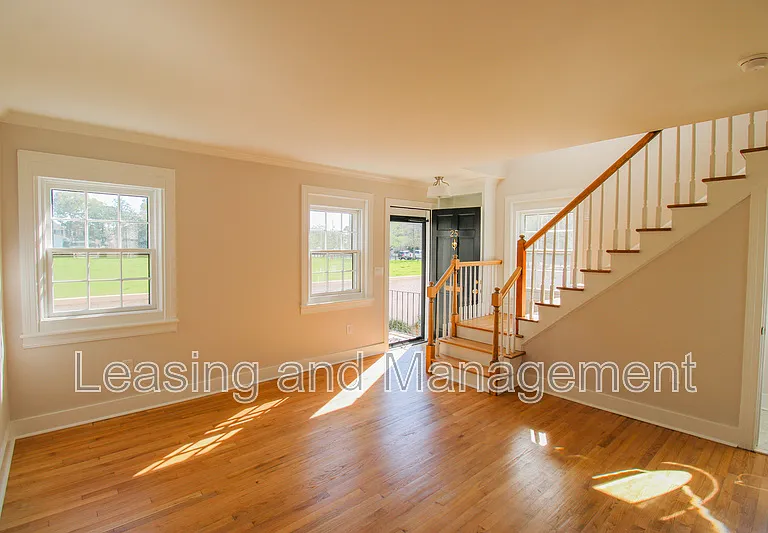 25 Ashley Ave — Photo 6