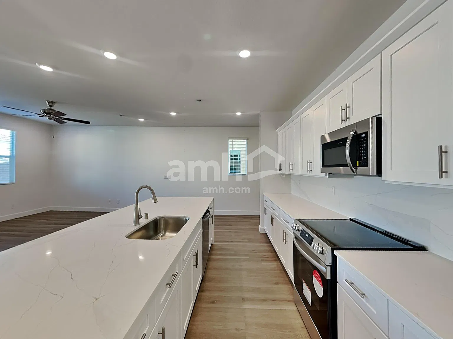 4 bed, 2.5 bath, 2144 sqft, $2,530 — Photo 3