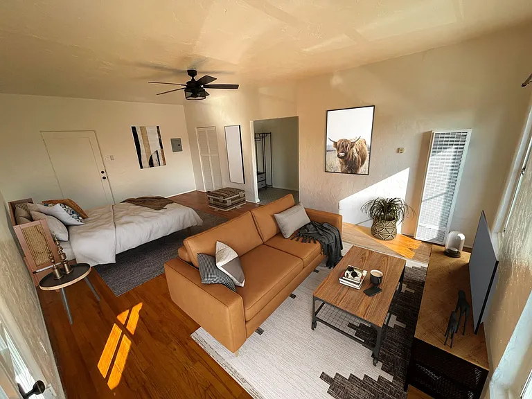 2110-2126 Thompson Blvd #&-275-287 — Photo 4