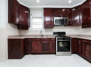 318 E 46th St, Brooklyn, NY 11203