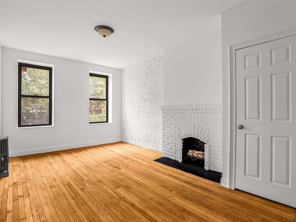 1st image of 7 Morton St #15