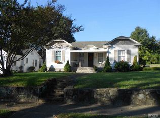 412 Kentwood St SW, Lenoir, NC 28645