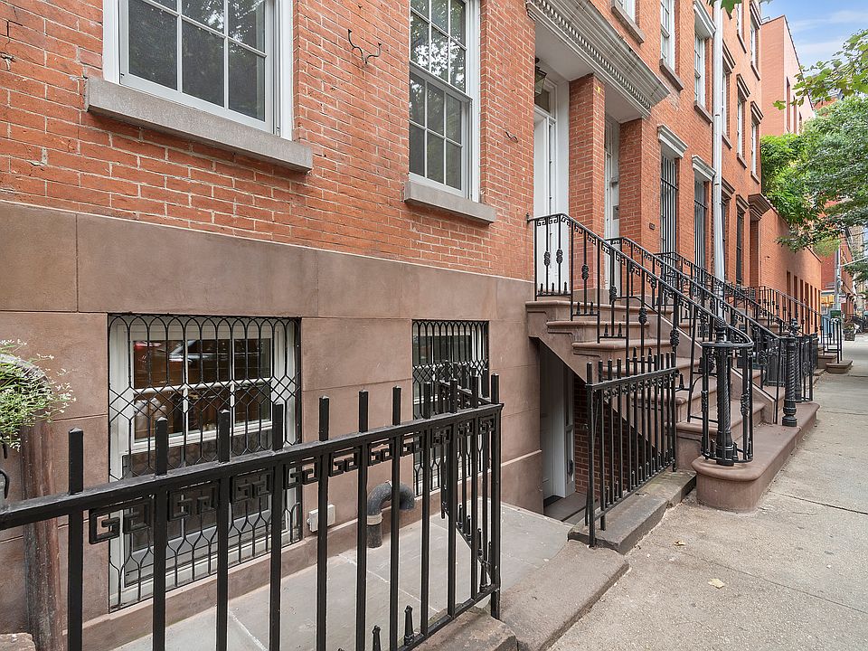 1st image of 341 W 12th St