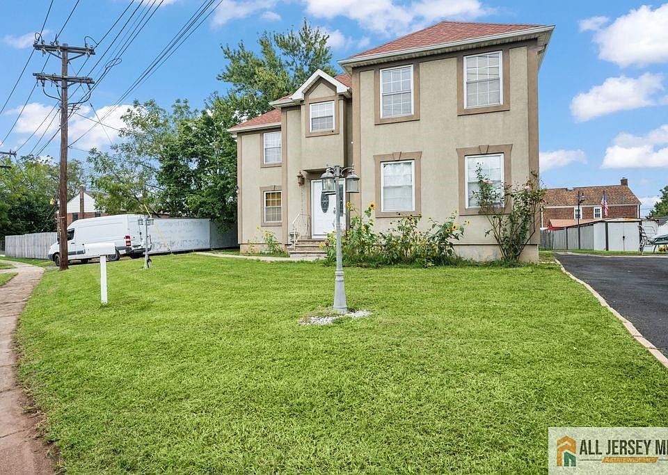 1st image of 716 Carlock Ave