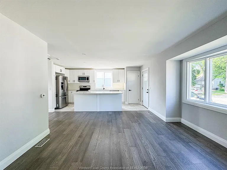 1774 Olive Rd — Photo 2