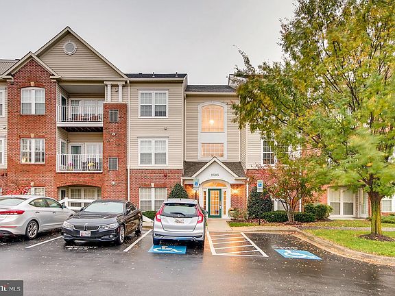 3rd image of 2505 Amber Orchard Ct W Unit 303