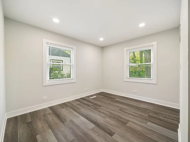 16752 Artesian Ave — Photo 10