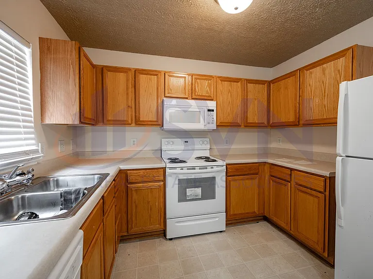 3107 Ivey Wood Ln — Photo 4