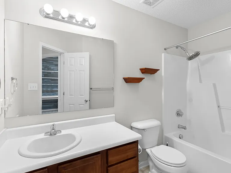530 Sunpointe Dr — Photo 29