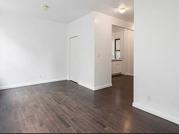 3rd image of 284 Mulberry St APT 18