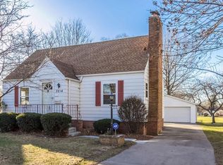3214 52nd St, Des Moines, IA 50310