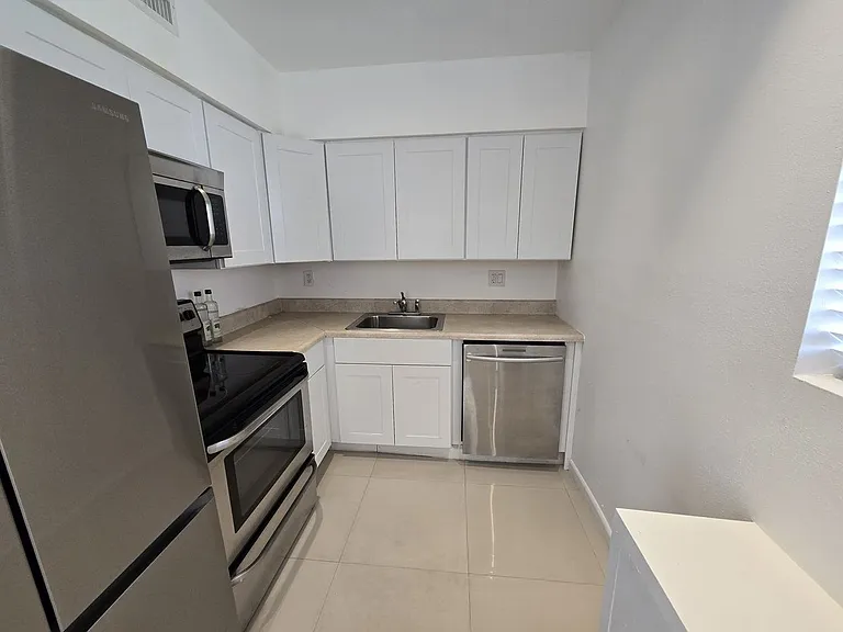 2800 NE 203rd St #24 — Photo 45