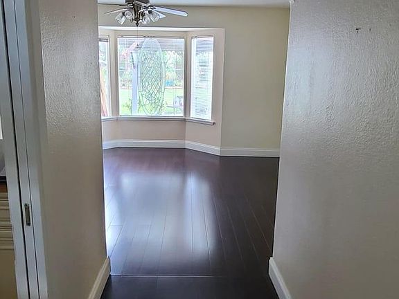4th image of 207 Montfort Dr