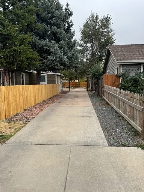 3 bed, 1000 sqft, $2,300 — Photo 2