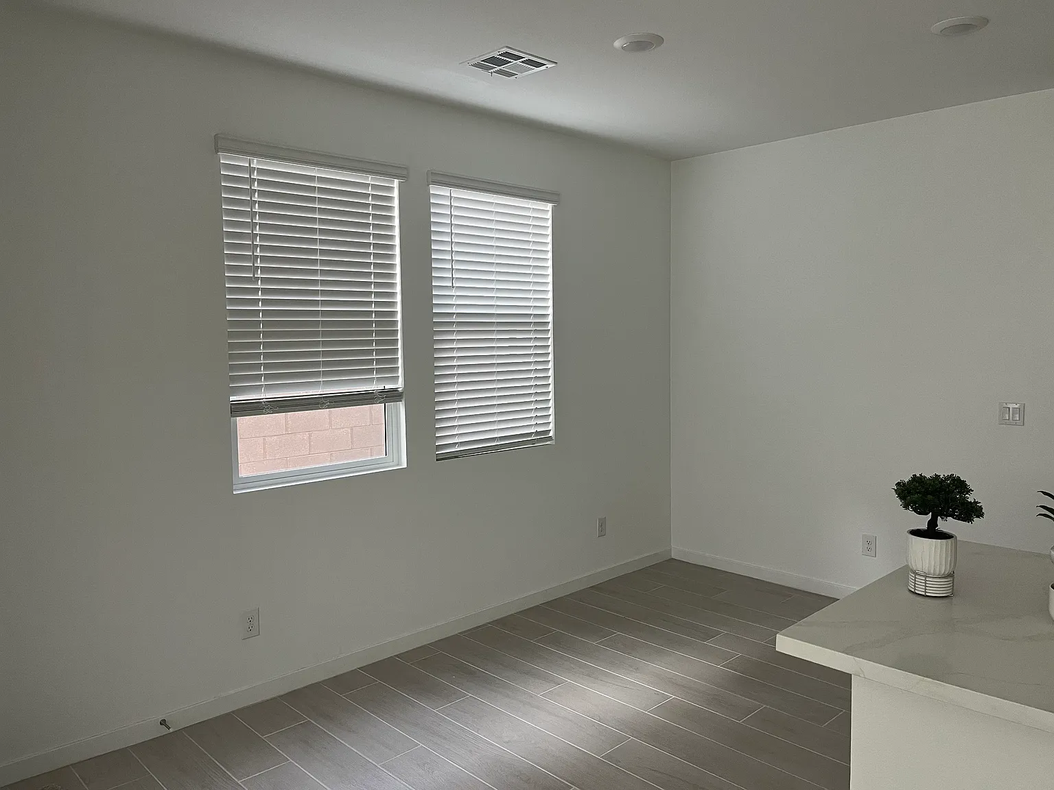 377 Powell Crest Dr — Photo 2