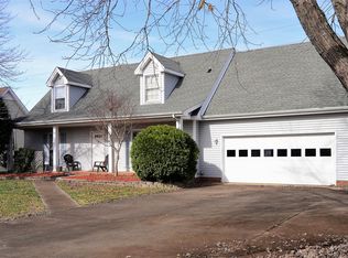 1573 Barrett Dr, Clarksville, TN 37043