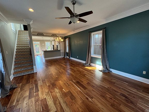 2nd image of 1917 Chippewa St
