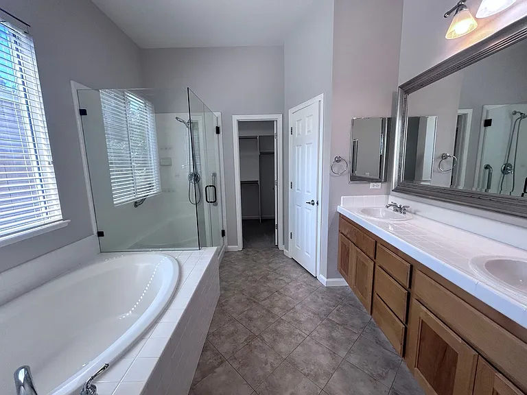 4015 Avellano Dr — Photo 13