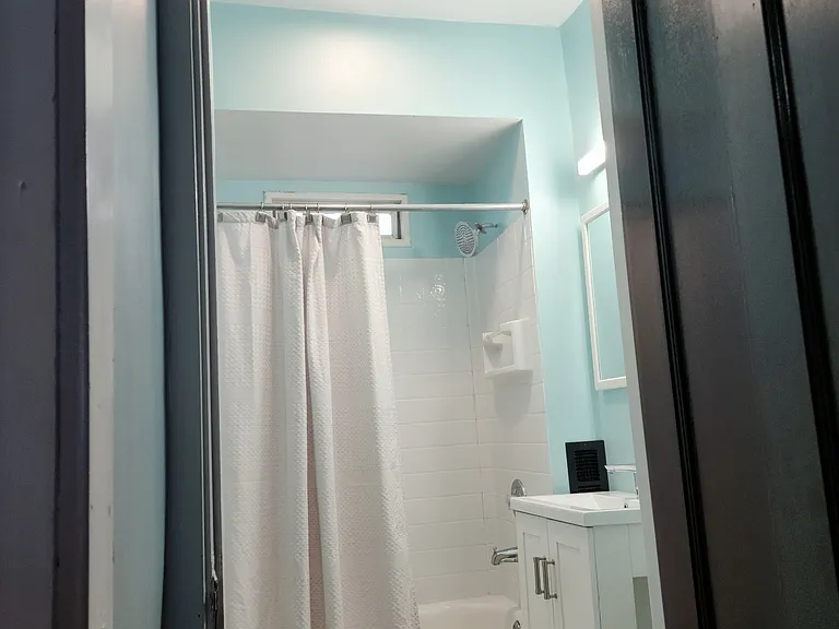3129 Euclid Ave #2 — Photo 5