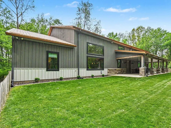 21095 Kern Rd, South Bend, IN 46614