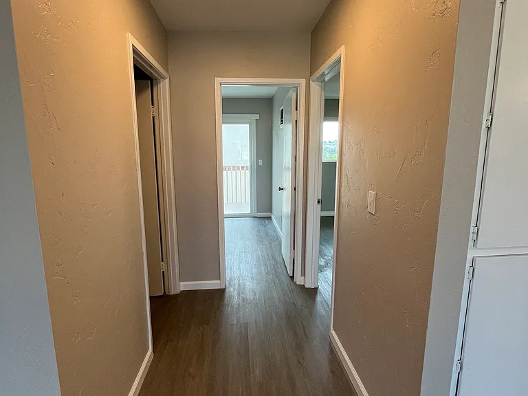 1821 E 17th St #6 — Photo 9