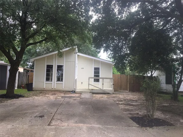 11950 Greenloch Ln, Houston, TX 77044