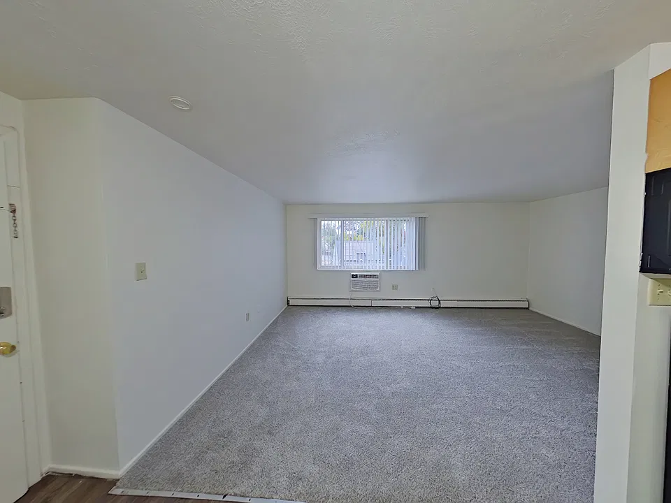 303-14570 Lorain Ct #F303