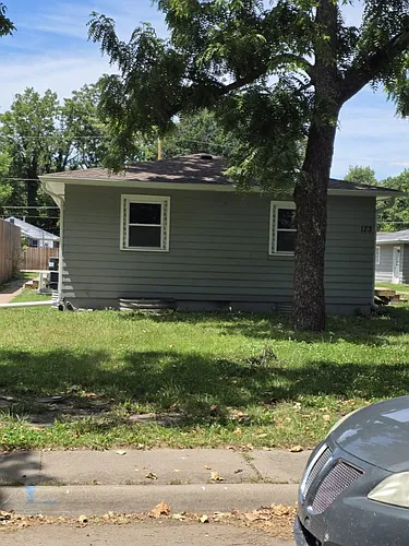 123 SW Roosevelt St #A Photo 1