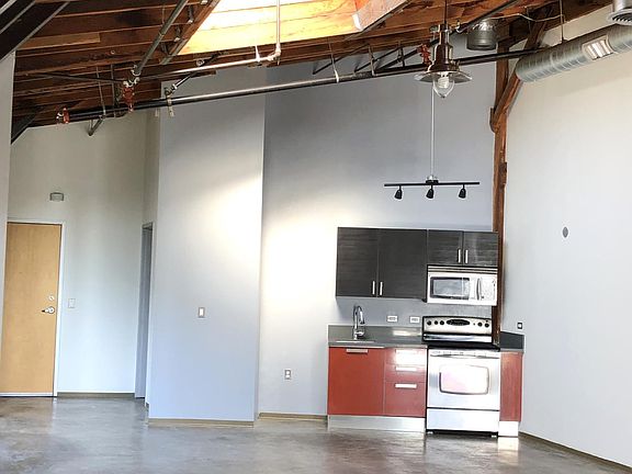 4th image of 2684 Lacy St APT 201