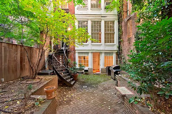 Sold by Massey Knakal | media 19