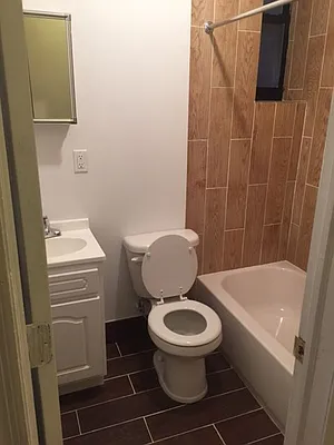 Rented by Dekom Inc. | media 10