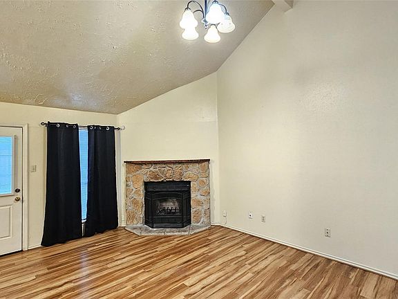 3rd image of 8731 Croteau Dr