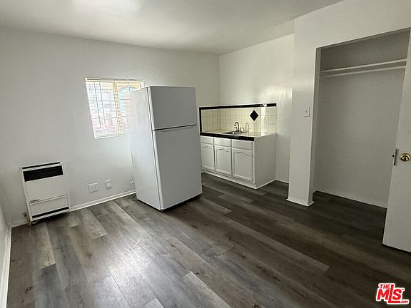 5th image of 3711 S Western Ave