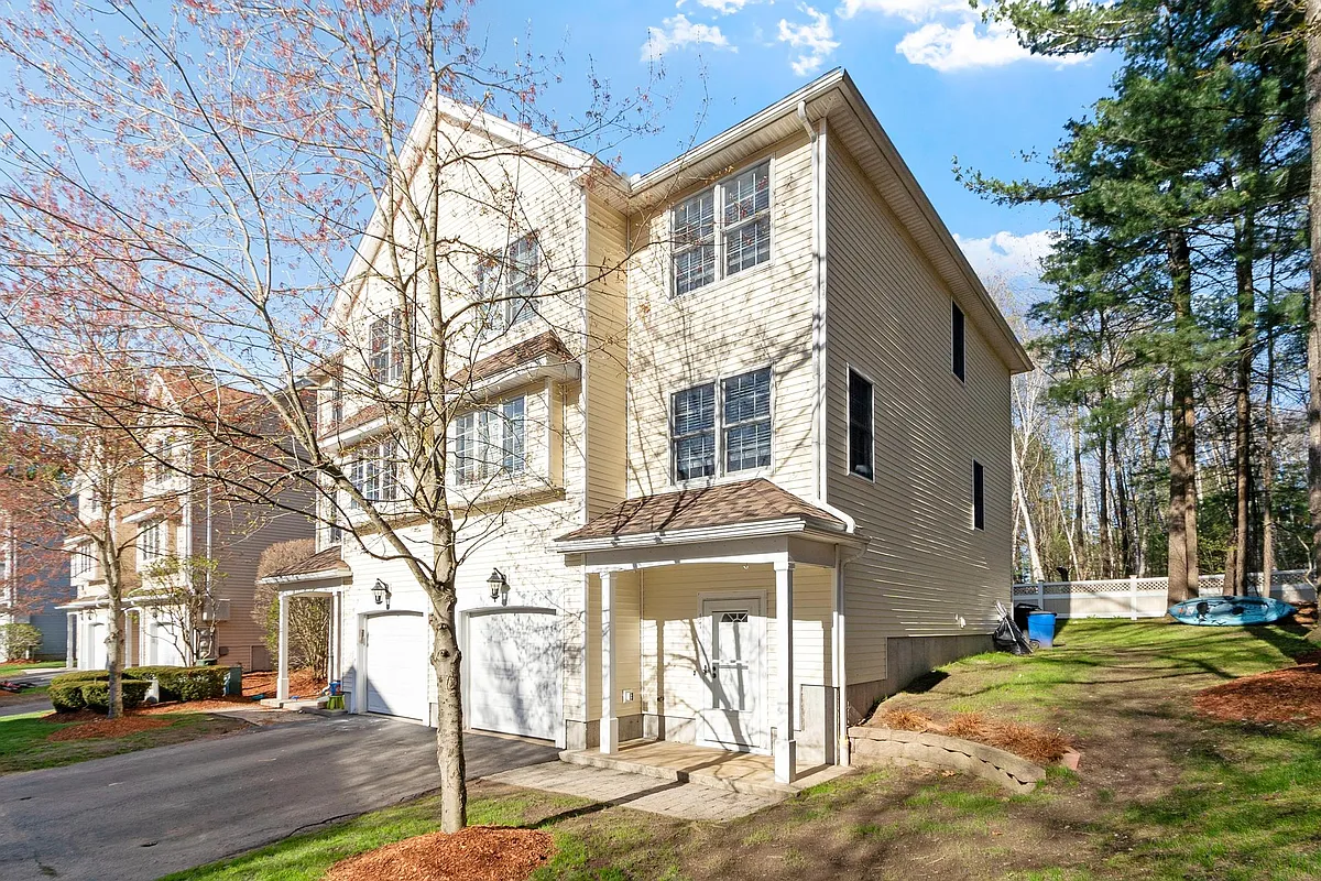 Building Photo - 130 Turnpike Rd #17