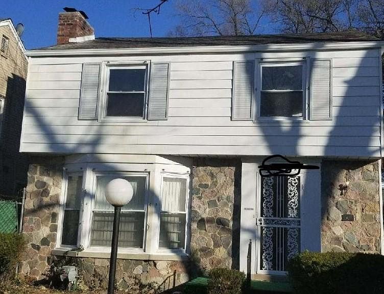 1st image of 19204 Sorrento St