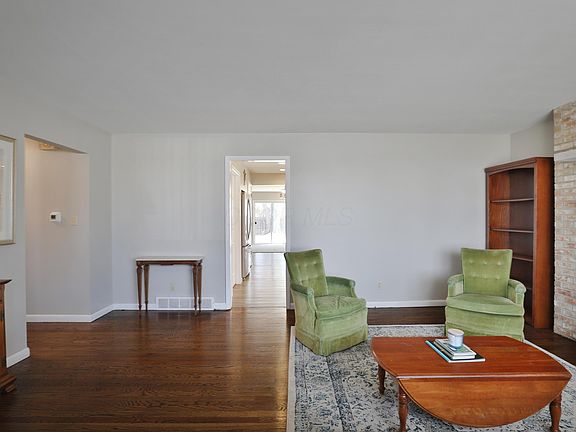 5th image of 5012 Mengel Ln
