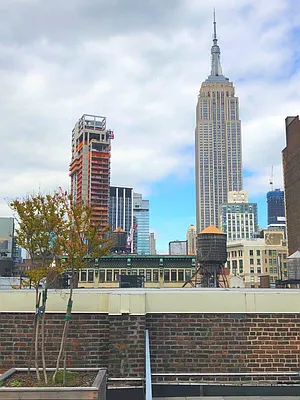 Rented by Siderow Residential Group | media 6