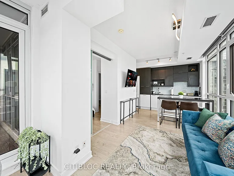 30 Nelson St #2807 — Photo 19