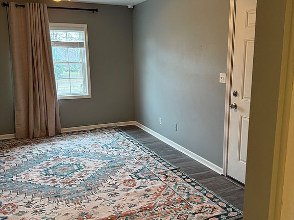 2nd image of 230 Middletown Sq