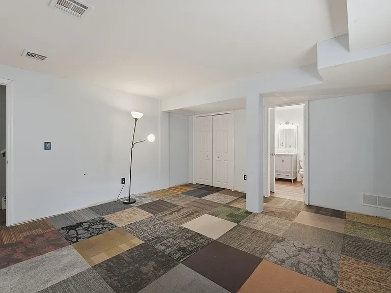 122 Saw Mill Rd — Photo 35