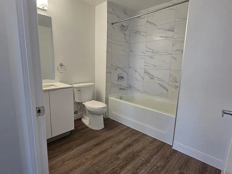 22 Hughson St N #1110B — Photo 4