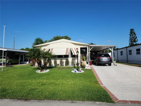 8215 E Bitterbush Ln, Port Saint Lucie, FL 34952