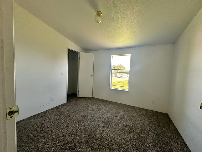 4655 NE Elliott Cir — Photo 11