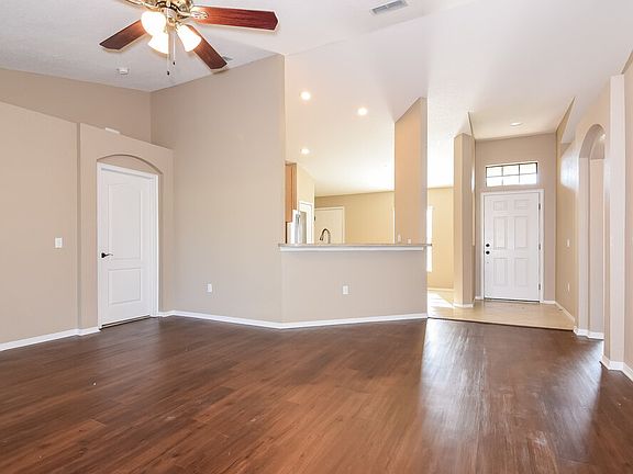 4th image of 1816 Forest Hill Dr