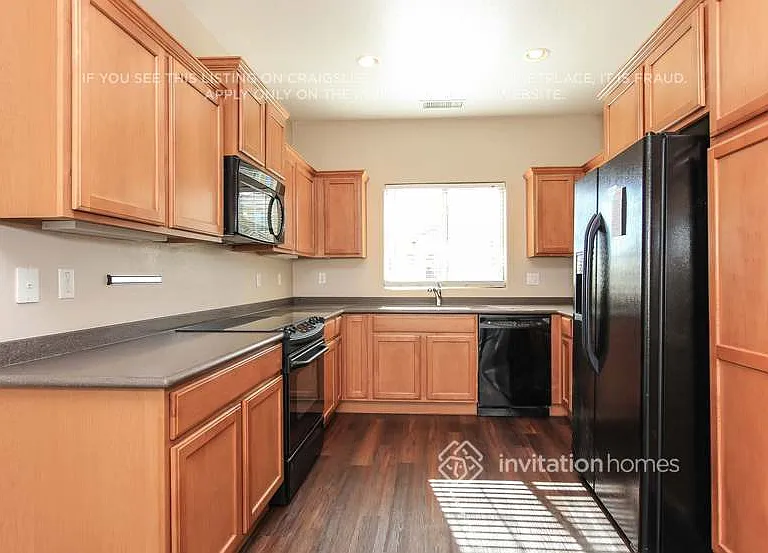 1922 W Faria Ln — Photo 5