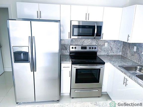 4th image of 4477 NW 23rd Ave #1