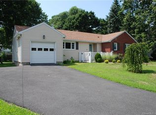 35 Brookmoor Rd, West Hartford, CT 06107