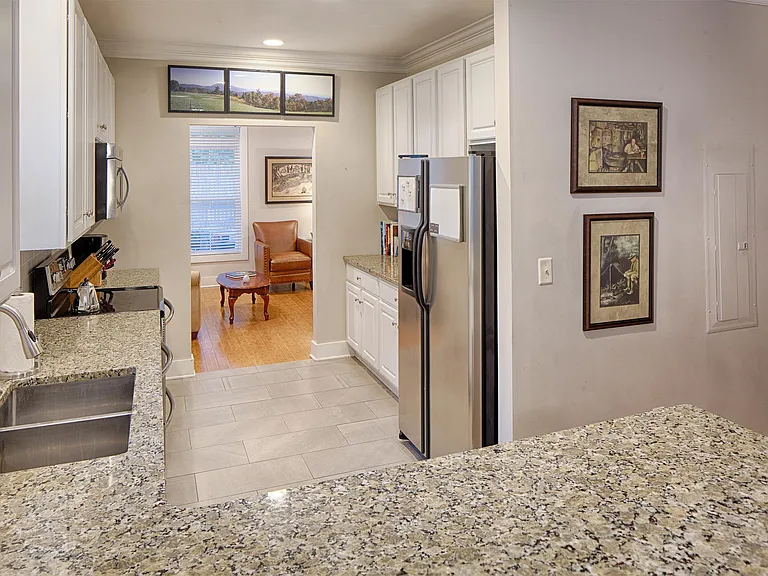 3206 Robertson Ave — Photo 18